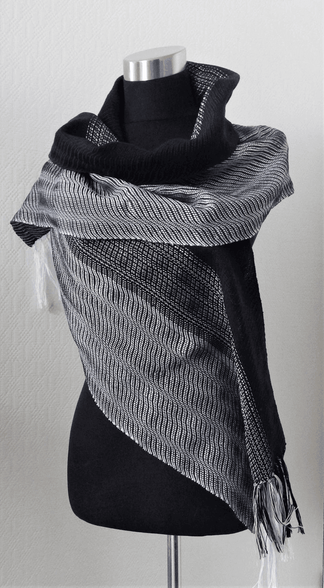 Aallokko- Huivi / Waves- Scarf